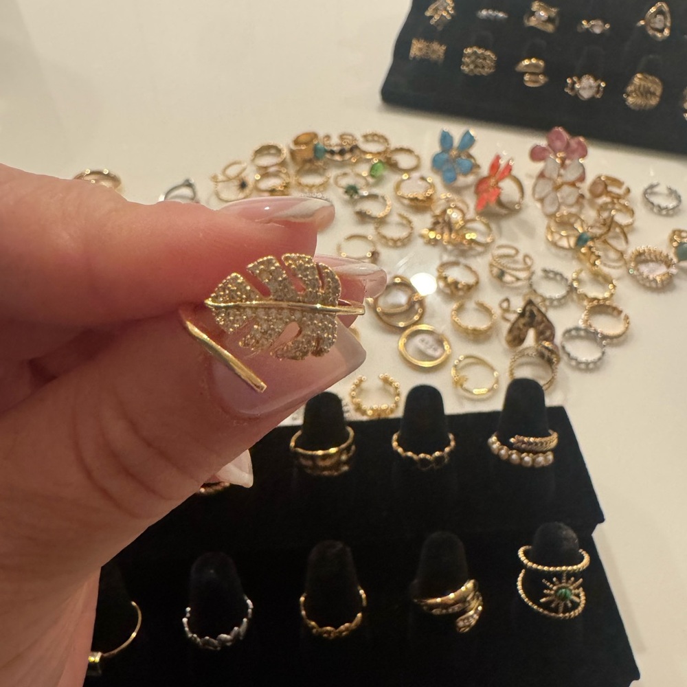 Elegant Gold Leaf Ring 18 k plated gold